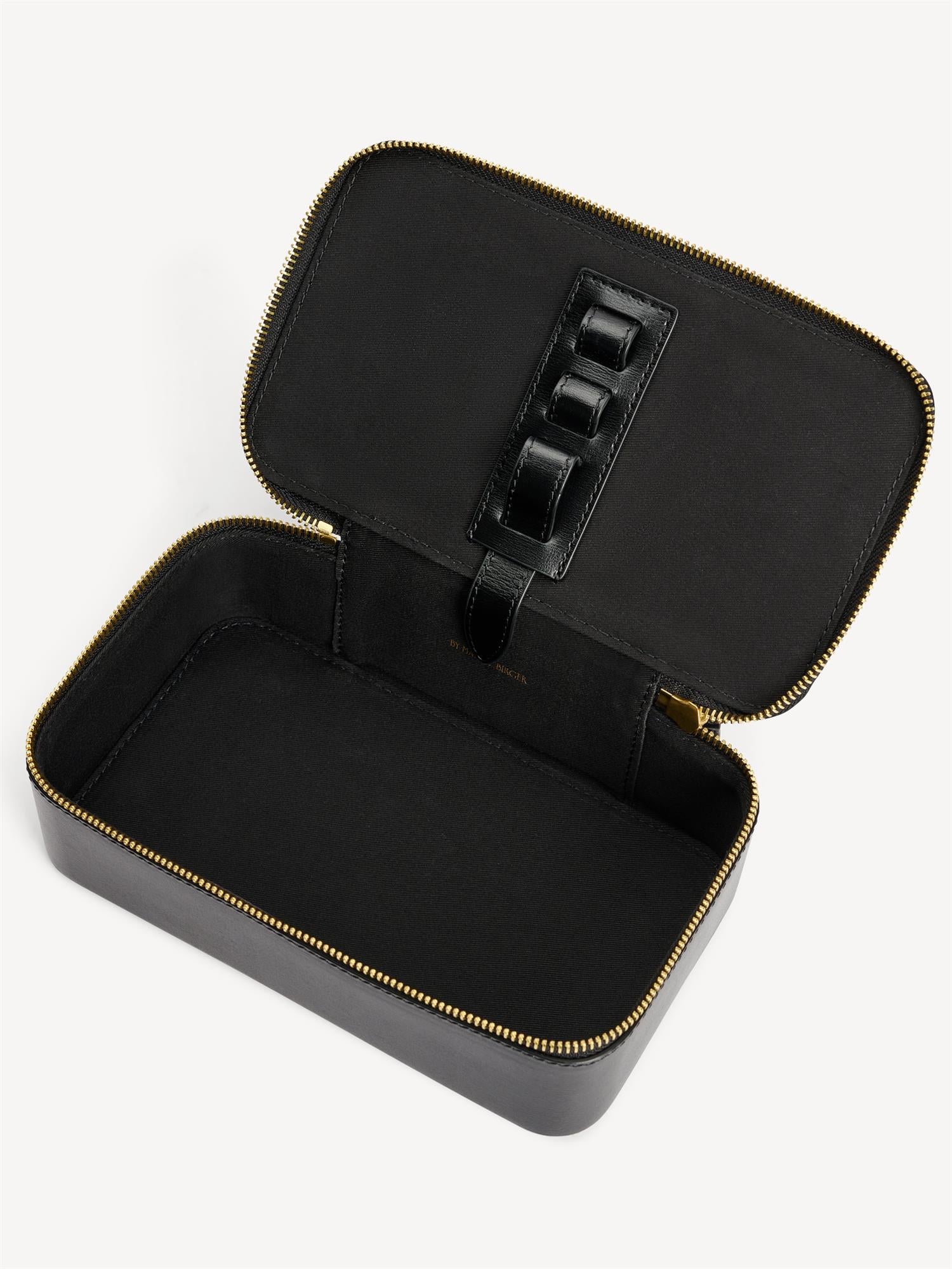 aya makeup, sminkeveske, Resirkulert skinn, Gummi, Andre fiber, Polyurethane, sort, by malene birger