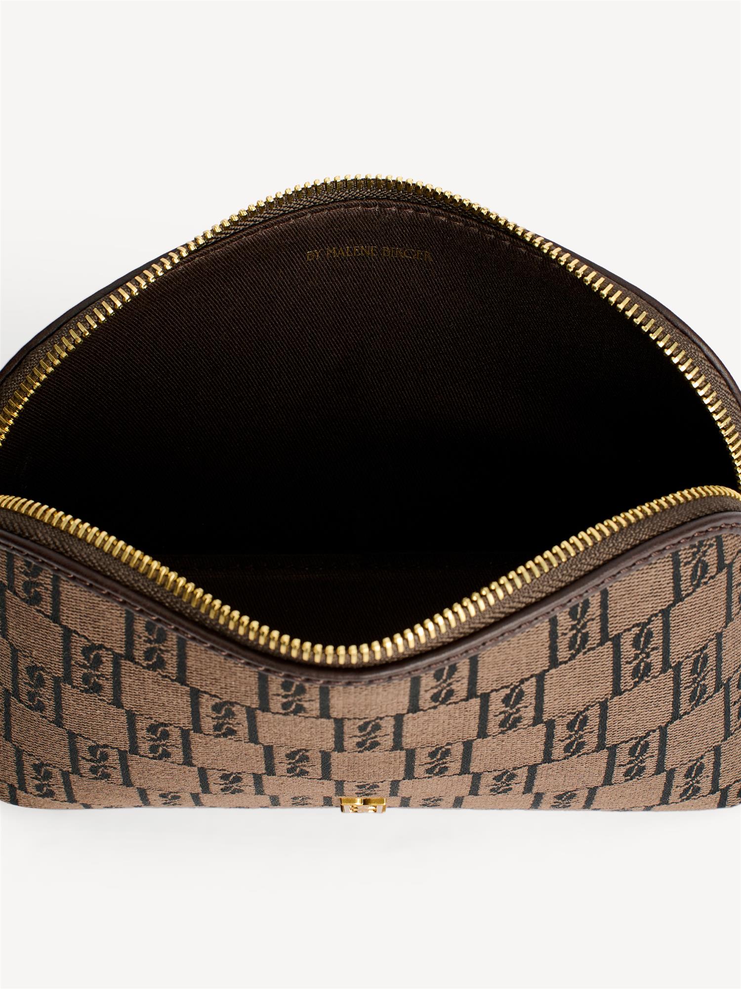 CARA SMALL Sminkepung med Monogramprint