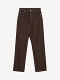 Chicago jeans i mørkebrun denim, mellomhøyt liv, rette ben og klassisk fem-lomme design.