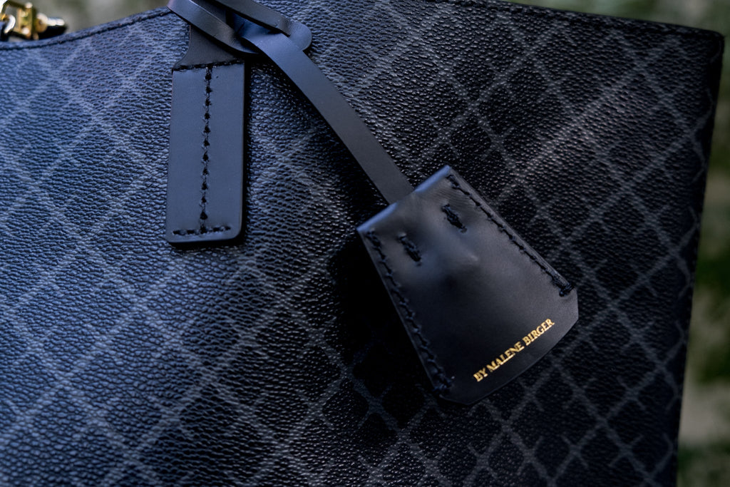 abi tote, veske, polyvinyl chloride, mørkegrå, by malene birger