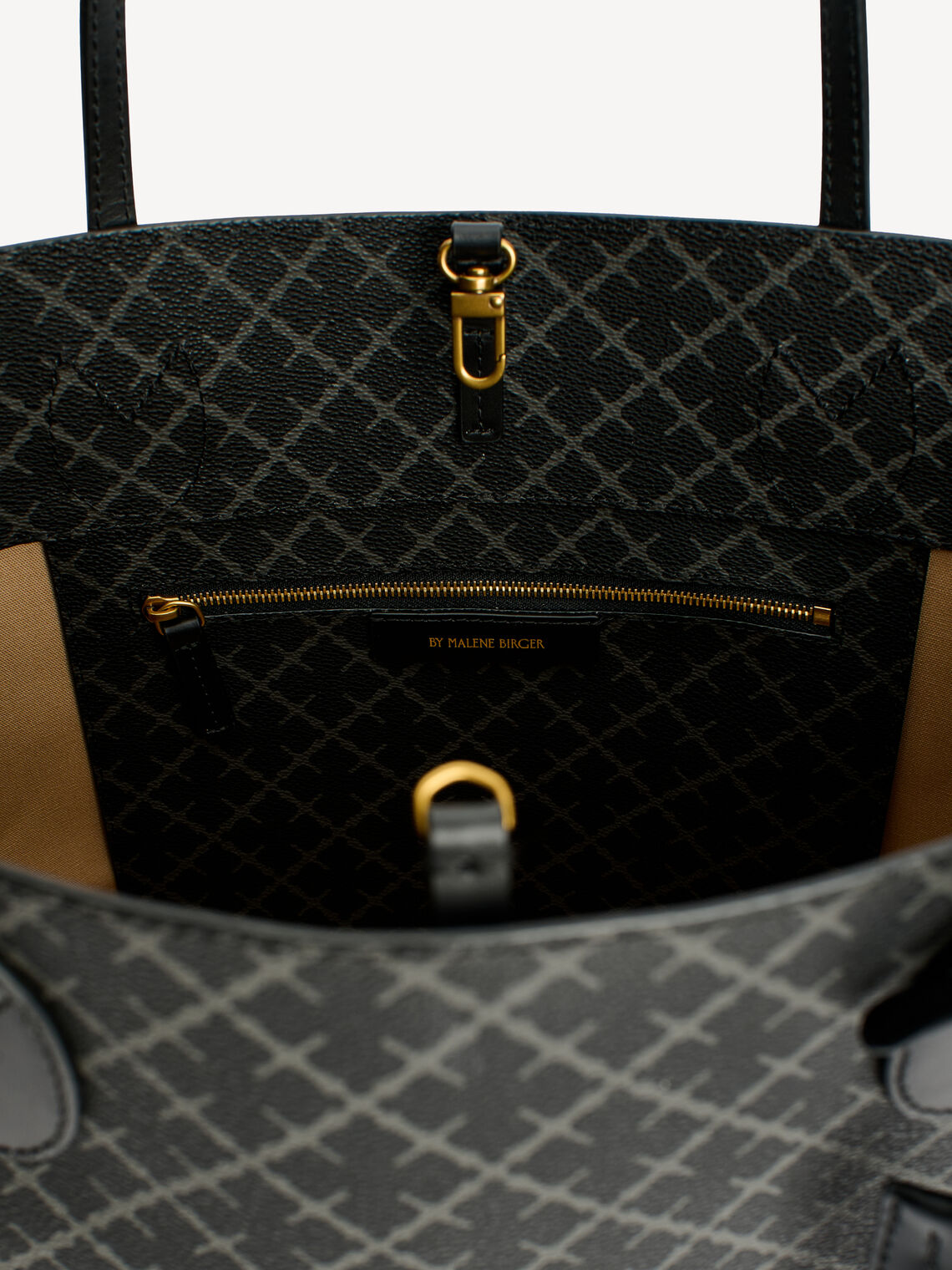 ABIGAIL Veske med oppdaterte detaljer Mørkegrå