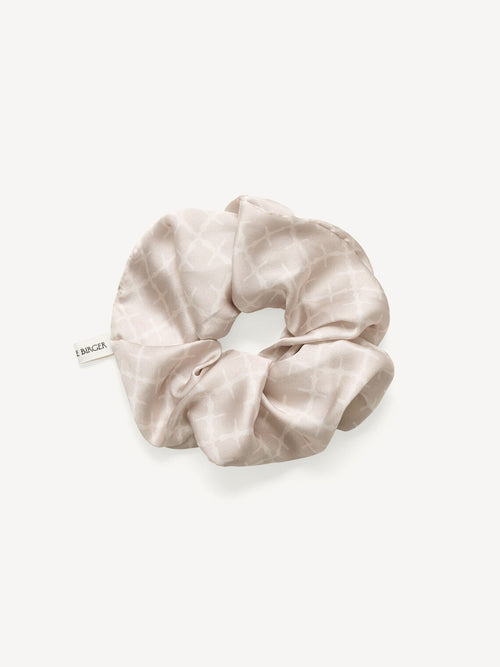 ADA SCRUNCHIE Hårstrikk Beige