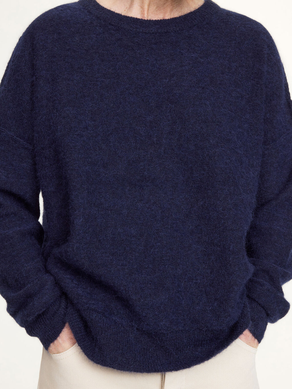 Blå oversized mohairgenser med vrengte sømmer og rund hals, mohair og ull – By Malene Birger