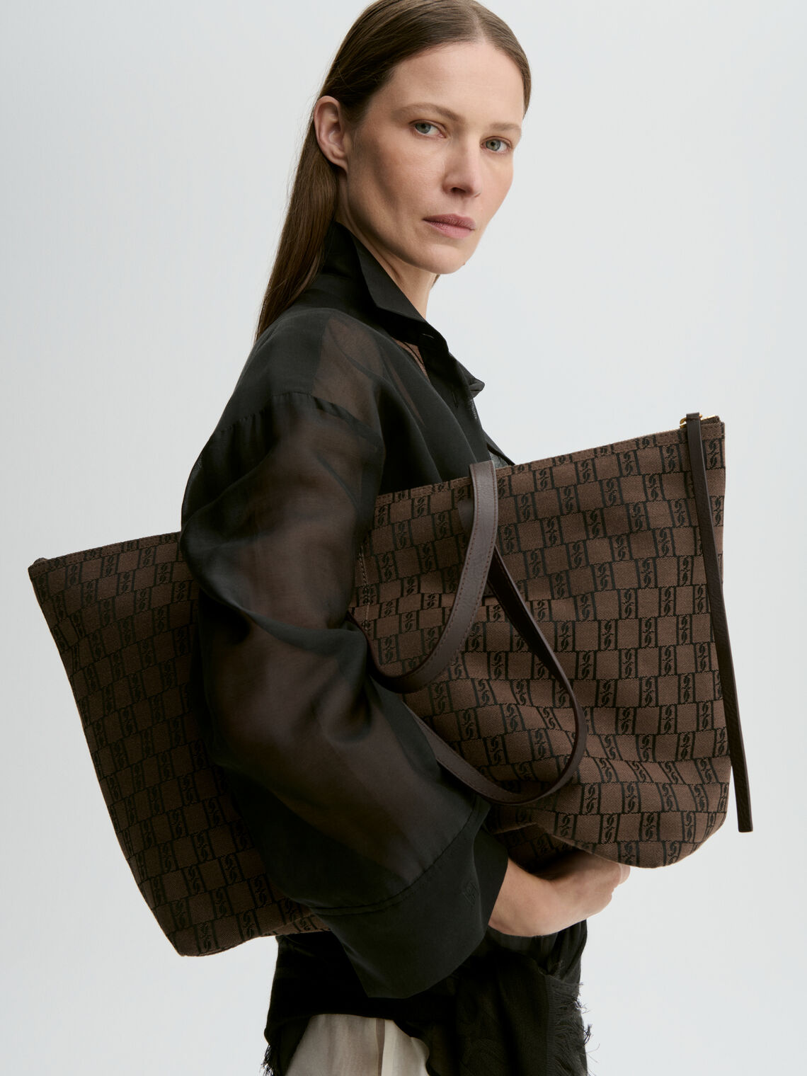 CARVA Tote Veske med Monogram print