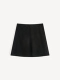 By Malene Birger Nola Suede mini-skjørt i sort semsket geiteskinn med glidelås i siden, foret.
