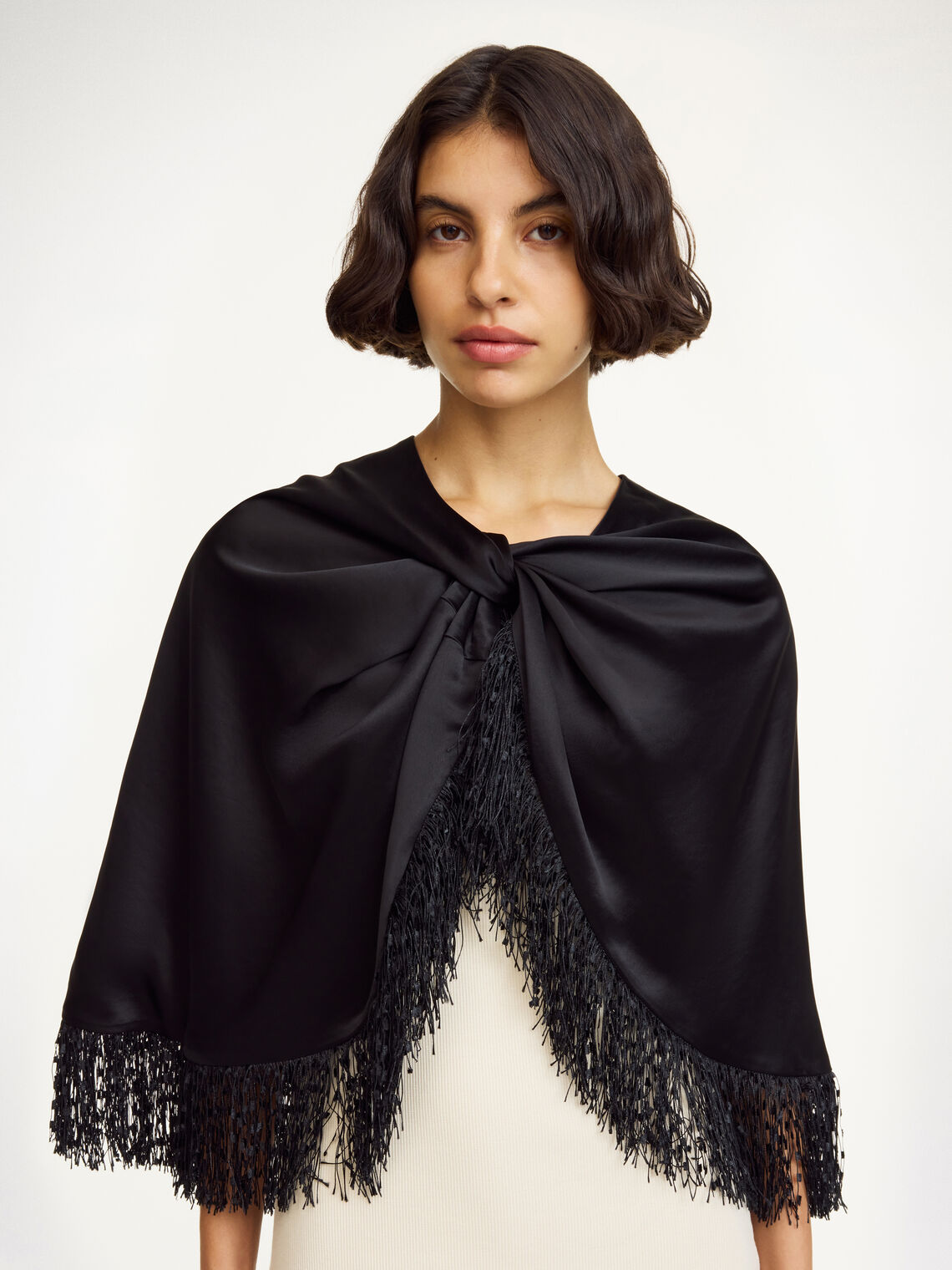 PINLO Cape med frynser Sort