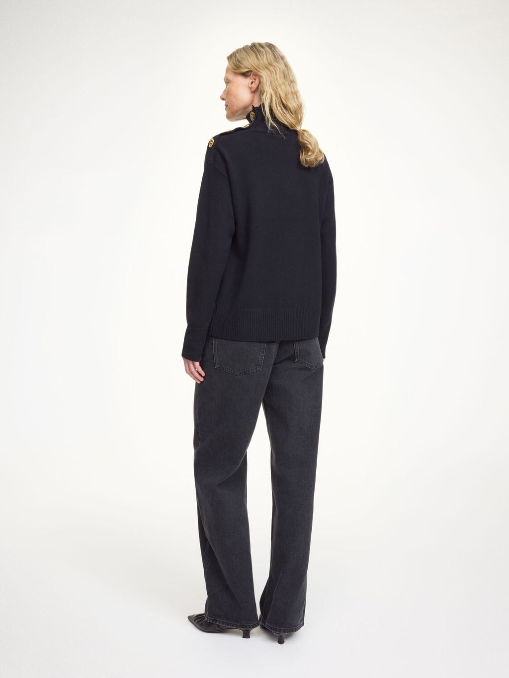 Sort høyhalset genser i 100% ull med polo-hals og slim fit – By Malene Birger