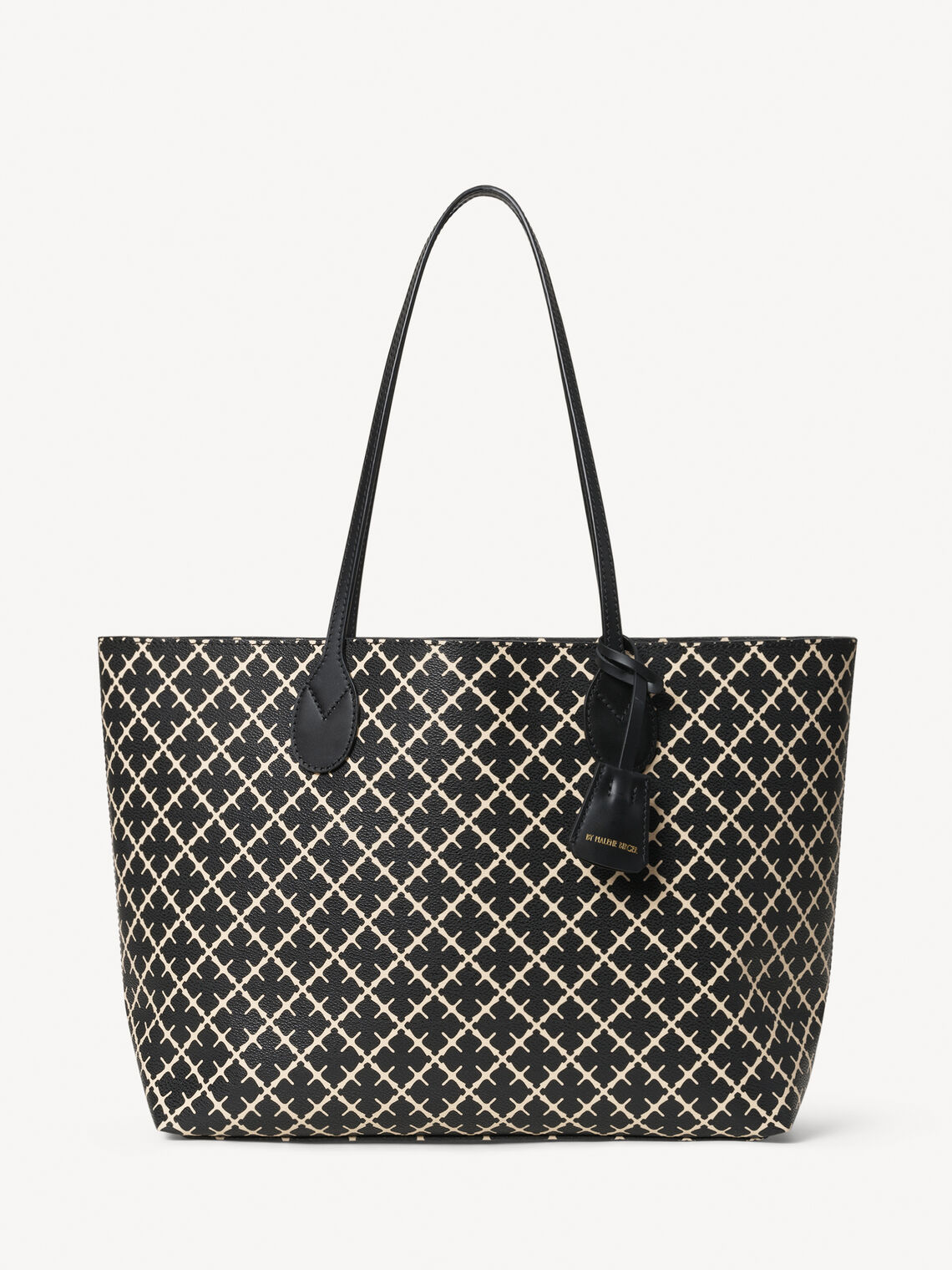 ABIGAIL veske fra By Malene Birger i fargen sort, laget i polyvinylklorid med Signature Flower print.