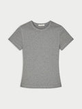 ALICIA t-skjorte fra By Malene Birger i fargen grå, laget i 100% organisk bomull. Smal passform, rund hals, korte ermer og brodert monogramprint.
