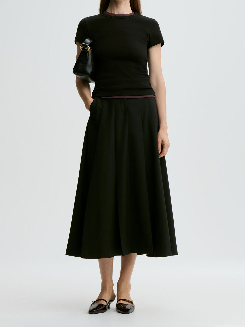 ALICIA T-skjorte fra By Malene Birger i fargen sort, laget i organisk bomull.