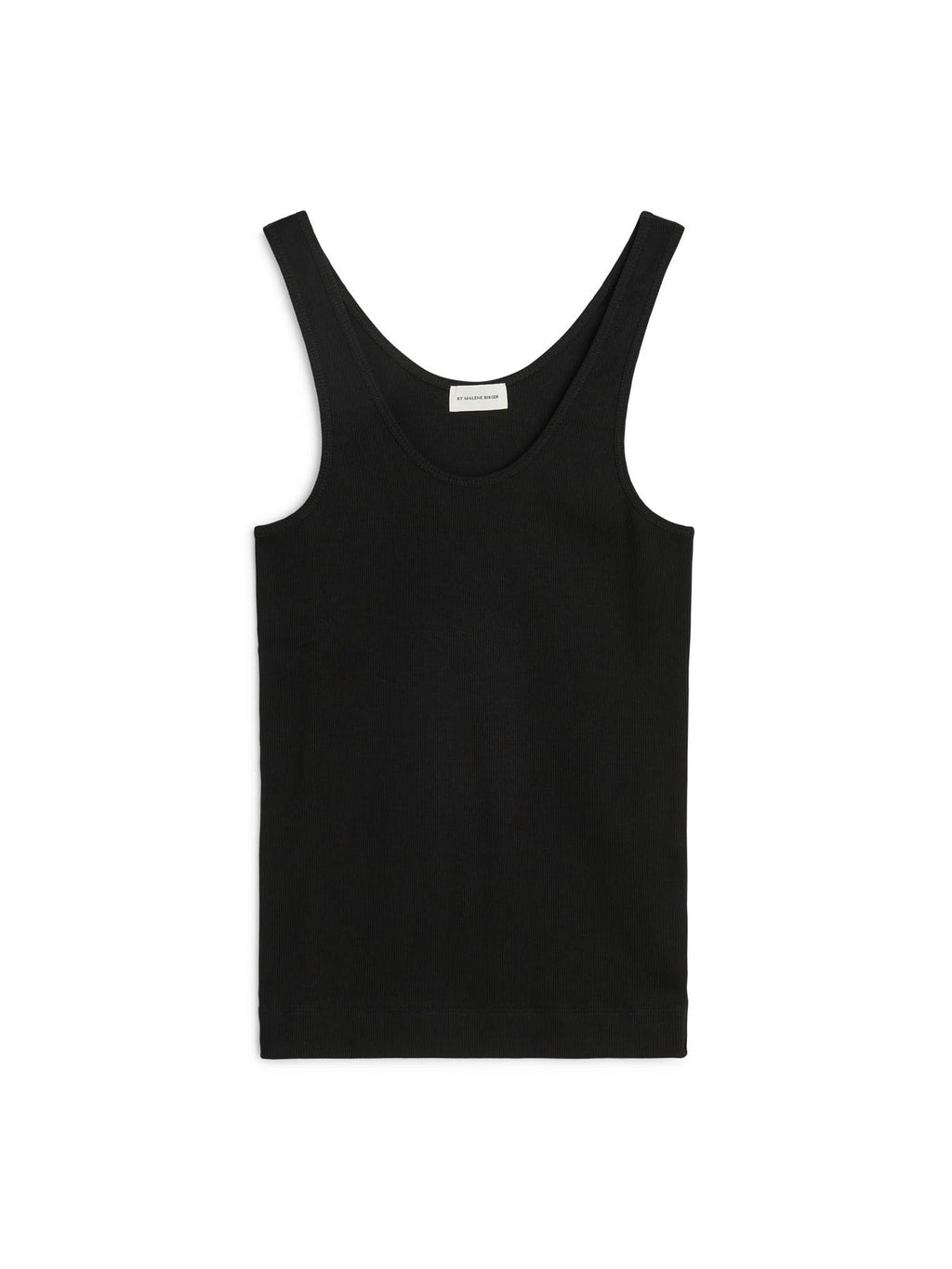 By Malene Birger Anisa topp i svart, laget av ribbestrikket organisk bomull og elastan, med smal passform og en kortere modell.