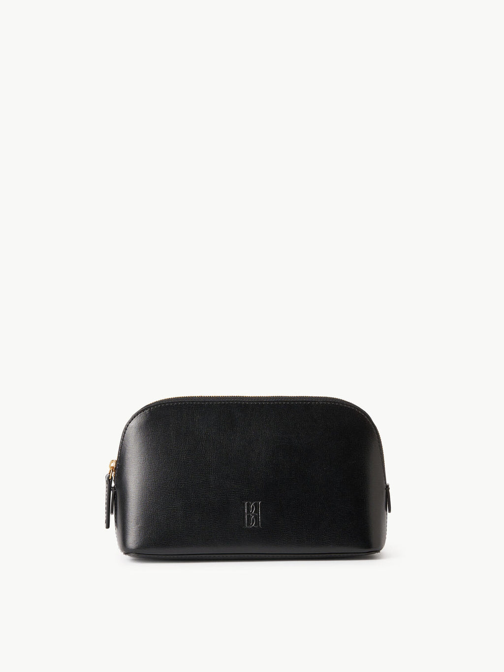 By Malene Birger Aya Small toalettmappe i sort, laget av resirkulert skinn, gummi og polyuretan, med foret innside og emblem på utsiden.