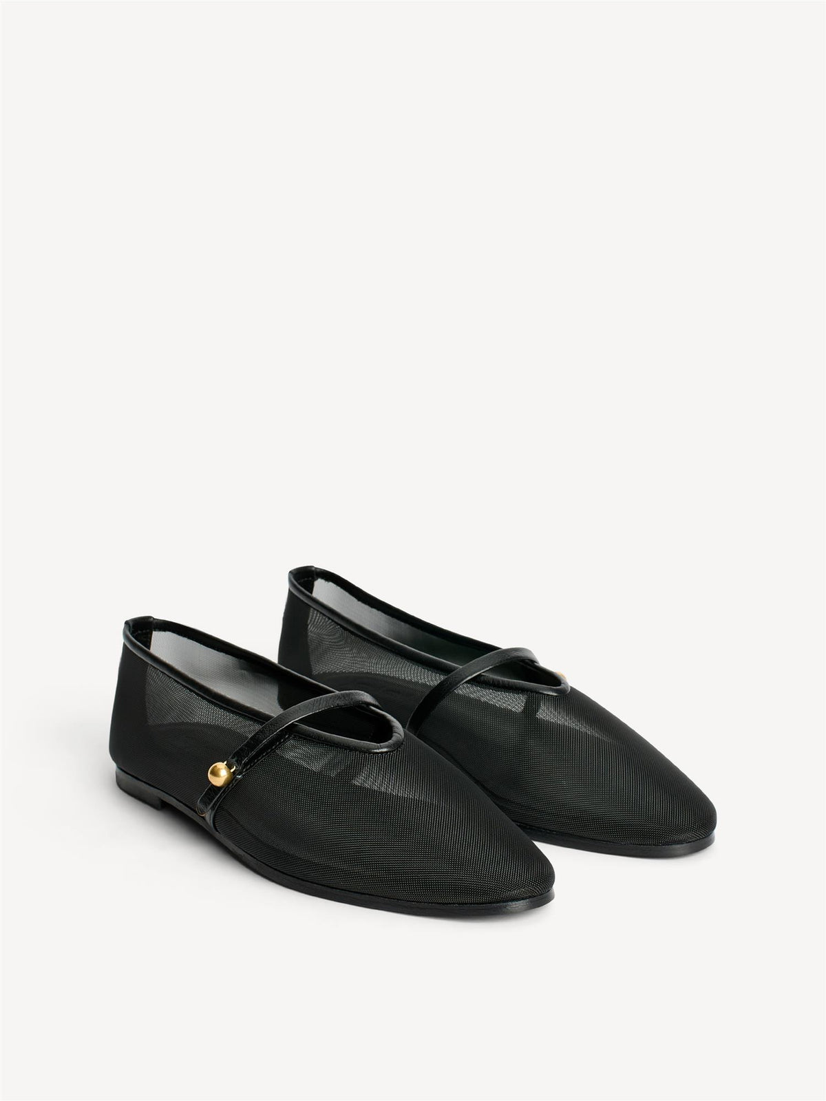 AYDA MESH ballerinasko fra By Malene Birger i fargen sort, laget i gjennomsiktig polyester. Noe spiss tå, skinnreim over vristen og ekstra hælgrep.