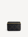 By Malene Birger Bae Bijoux reise smykkeskrin i brun, laget av polyvinylklorid med Signature Flower-print.