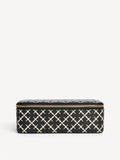 By Malene Birger Bae Makeup sminkeveske i sort, laget av polyvinylklorid med Signature Flower-print.