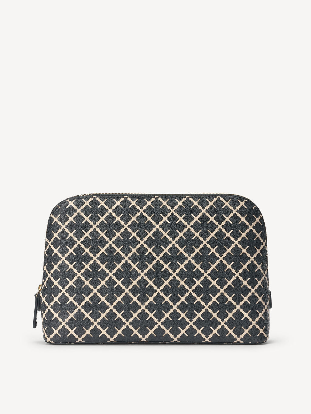 By Malene Birger Bae medium toalettmappe i sort, laget av polyvinylklorid, med skinndetaljer og et slitesterkt bomullsmateriale på innsiden.