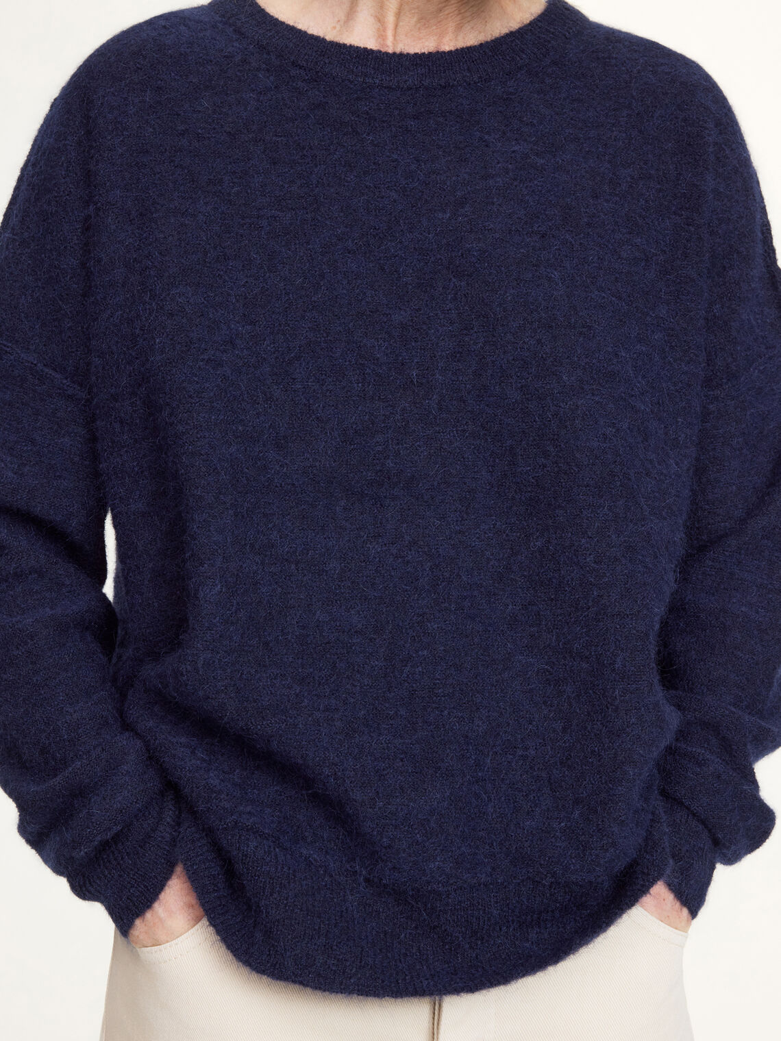 Blå oversized mohairgenser med vrengte sømmer og rund hals, mohair og ull – By Malene Birger