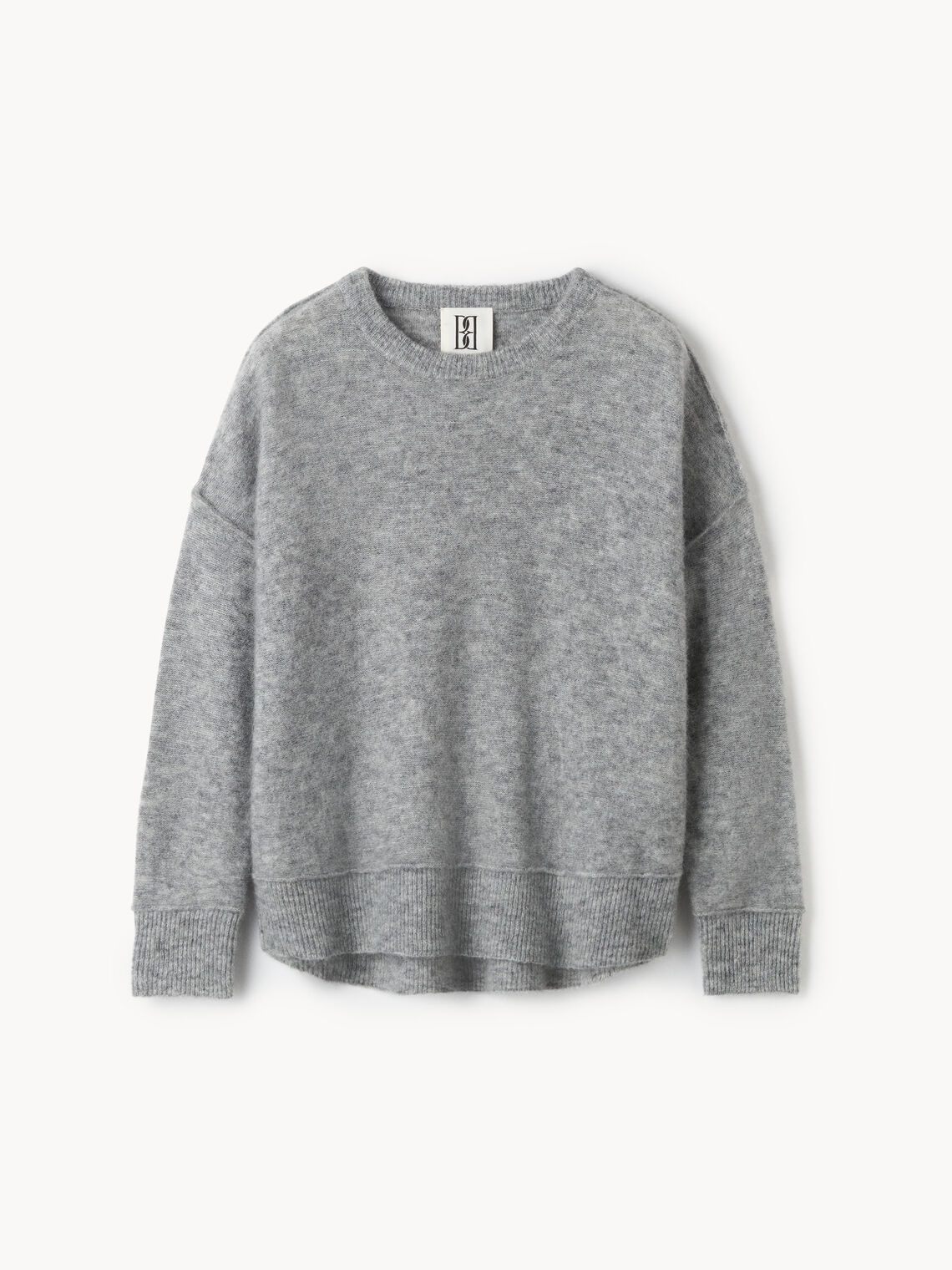 By Malene Birger BIAGIORMS genser i grå mohair og ull, med oversized passform og vrengte sømmer.