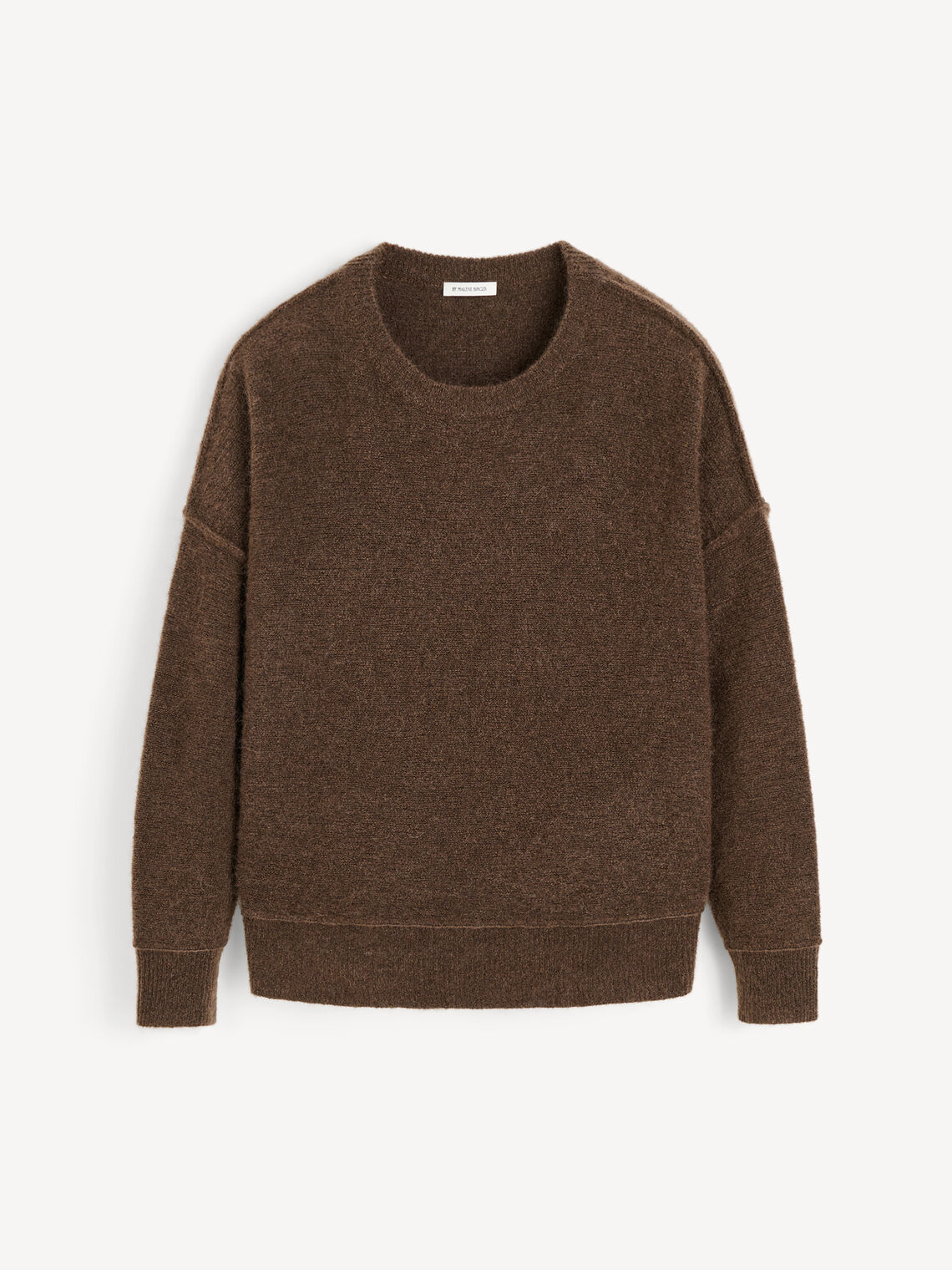 By Malene Birger Biagorms genser i mørkebrun mohair og ull, med oversized passform og vrengte sømmer.