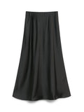 By Malene Birger Boshan satengskjørt i sort, med elegant snitt, asymmetrisk design og laget av acetat og polyester.