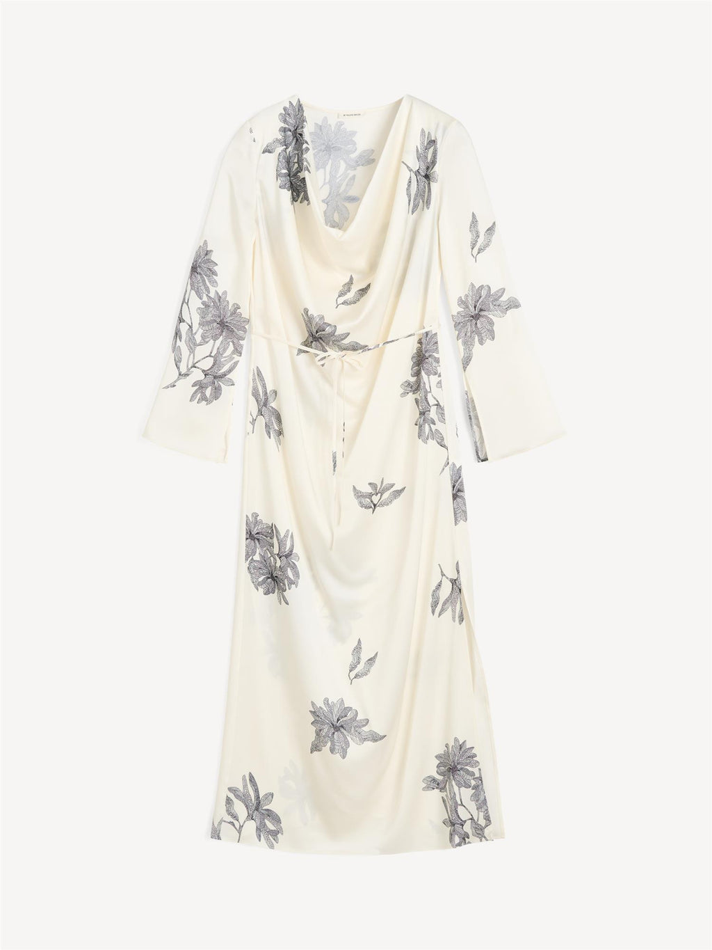 By Malene Birger Carrie lang kjole med blomstermønster, laget av acetat og polyester, med drapert utringning og avtagbart belte.