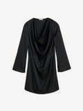 By Malene Birger Cornelia kjole i sort, med en drapert utringning og avtagbart belte, laget av acetat og polyester.