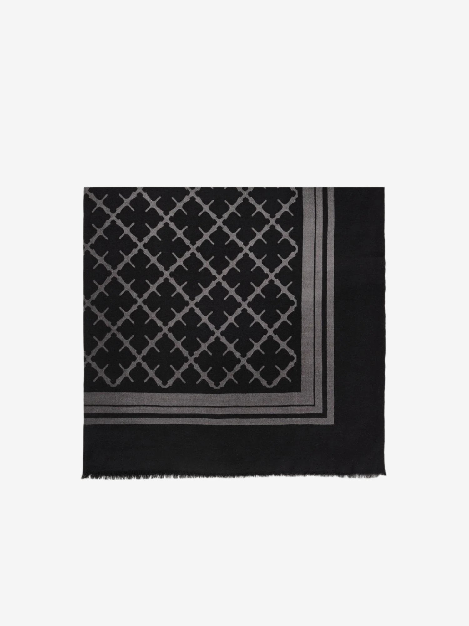 By Malene Birger Cornelis skjerf i grått, laget av 100% ull med Signature Flower-print og små frynser på sidene.