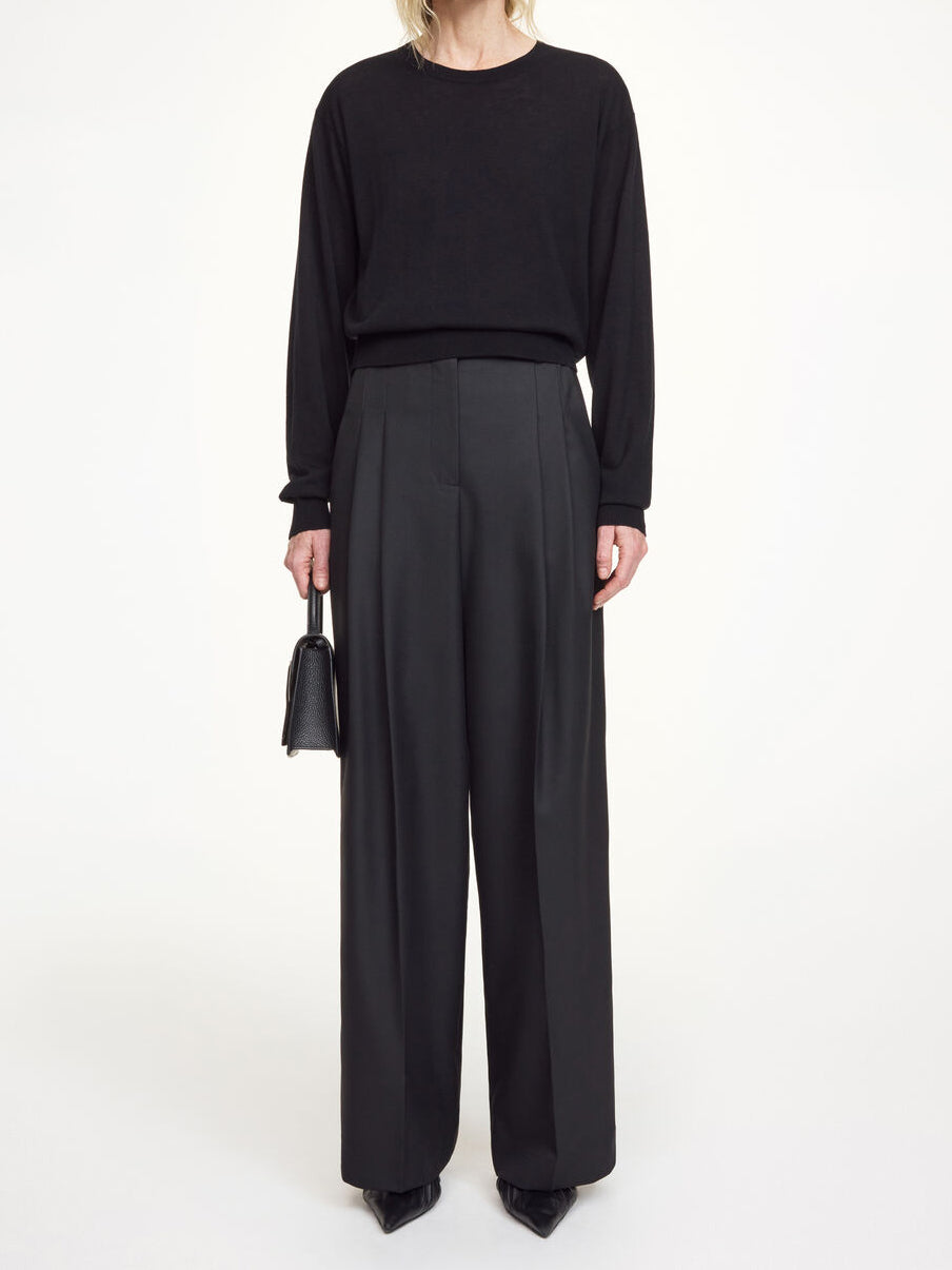 By Malene Birger Cymbaria bukser i sort polyester, med en skreddersydd look, høyt liv, ledig passform og brede ben.