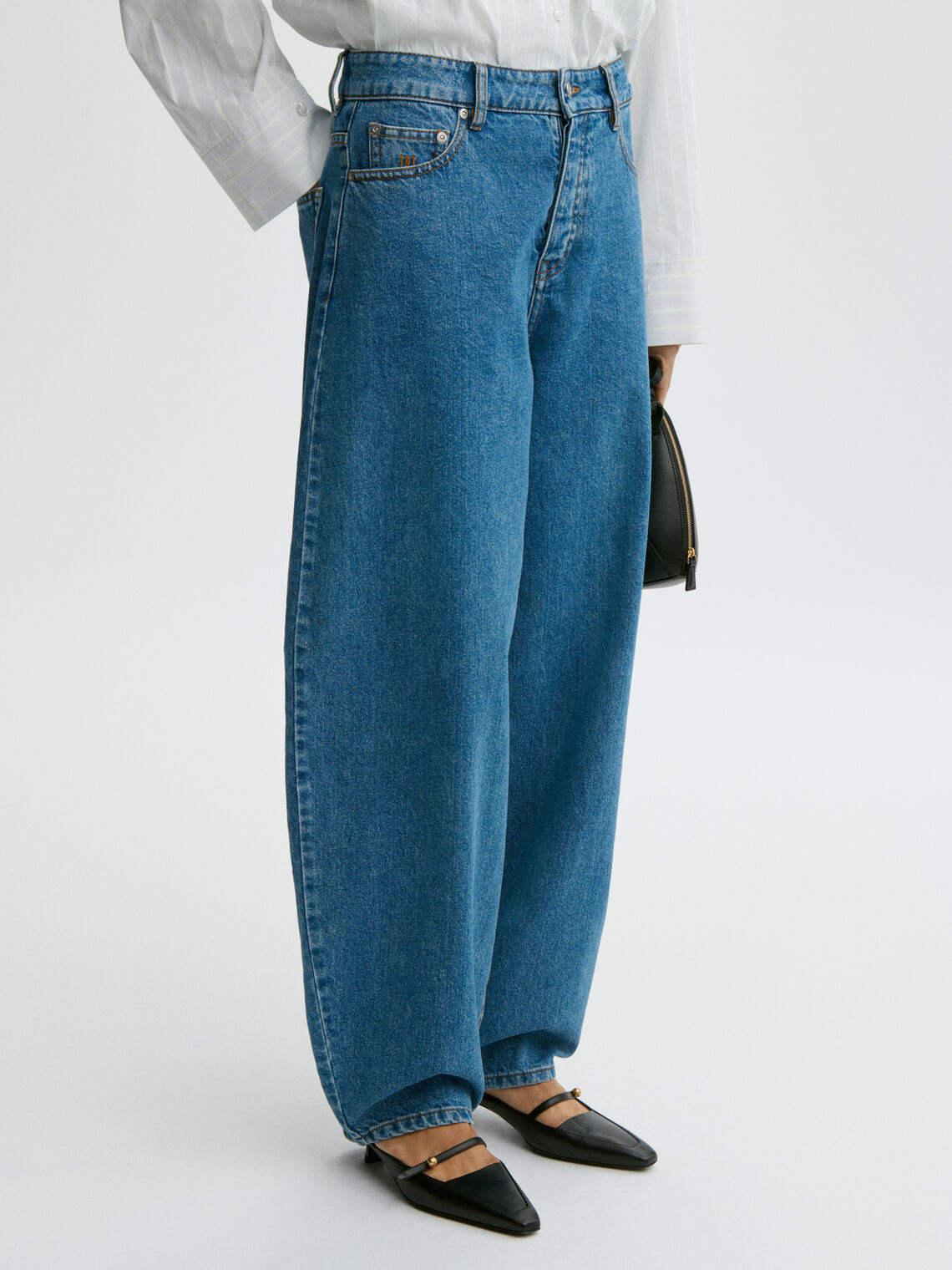 DALLAS jeans fra By Malene Birger i fargen blå, laget i organisk bomull.