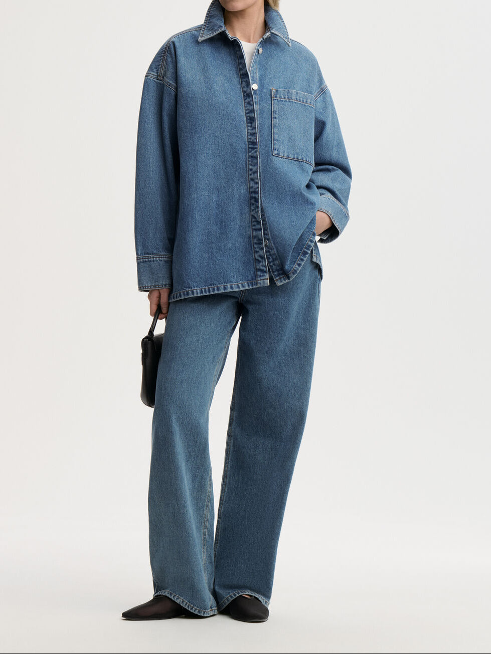 DALLAS jeans fra By Malene Birger i fargen blå, laget i organisk bomull.