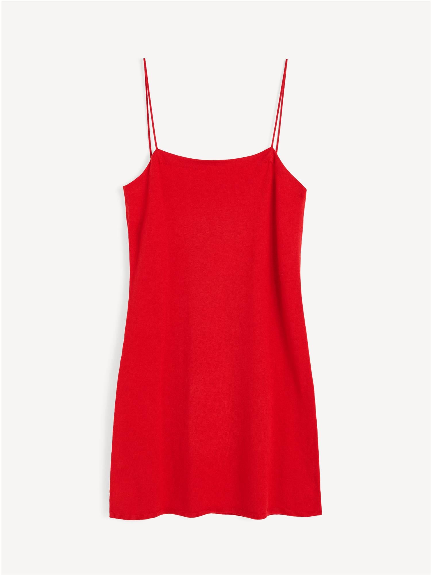 By Malene Birger Edello minikjole i rød, med spaghettistropper, laget av en blanding av lyocell, ull og silke.