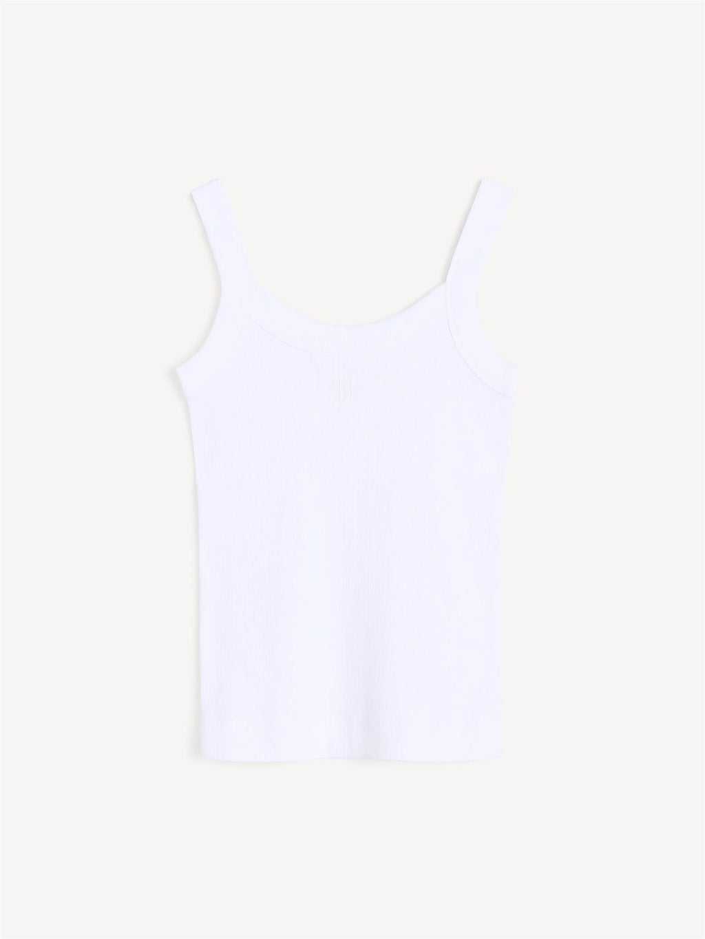 By Malene Birger Frillio topp i hvit, laget av organisk bomull og elastan, med et lite monogramprint på brystet og en smal passform.