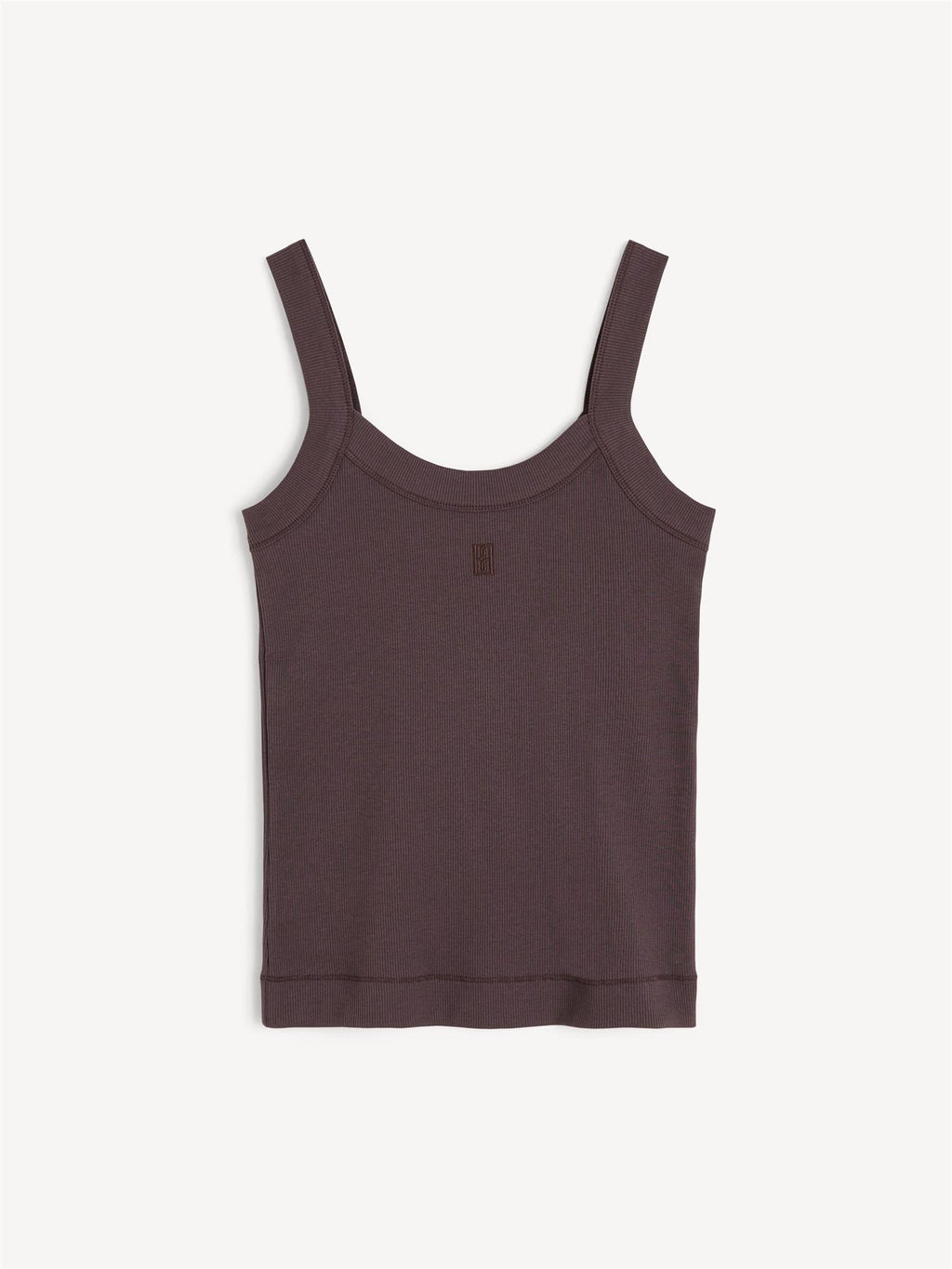 By Malene Birger Frillio topp i mørkebrun, laget av organisk bomull og elastan, med et lite monogramprint på brystet og en smal passform.