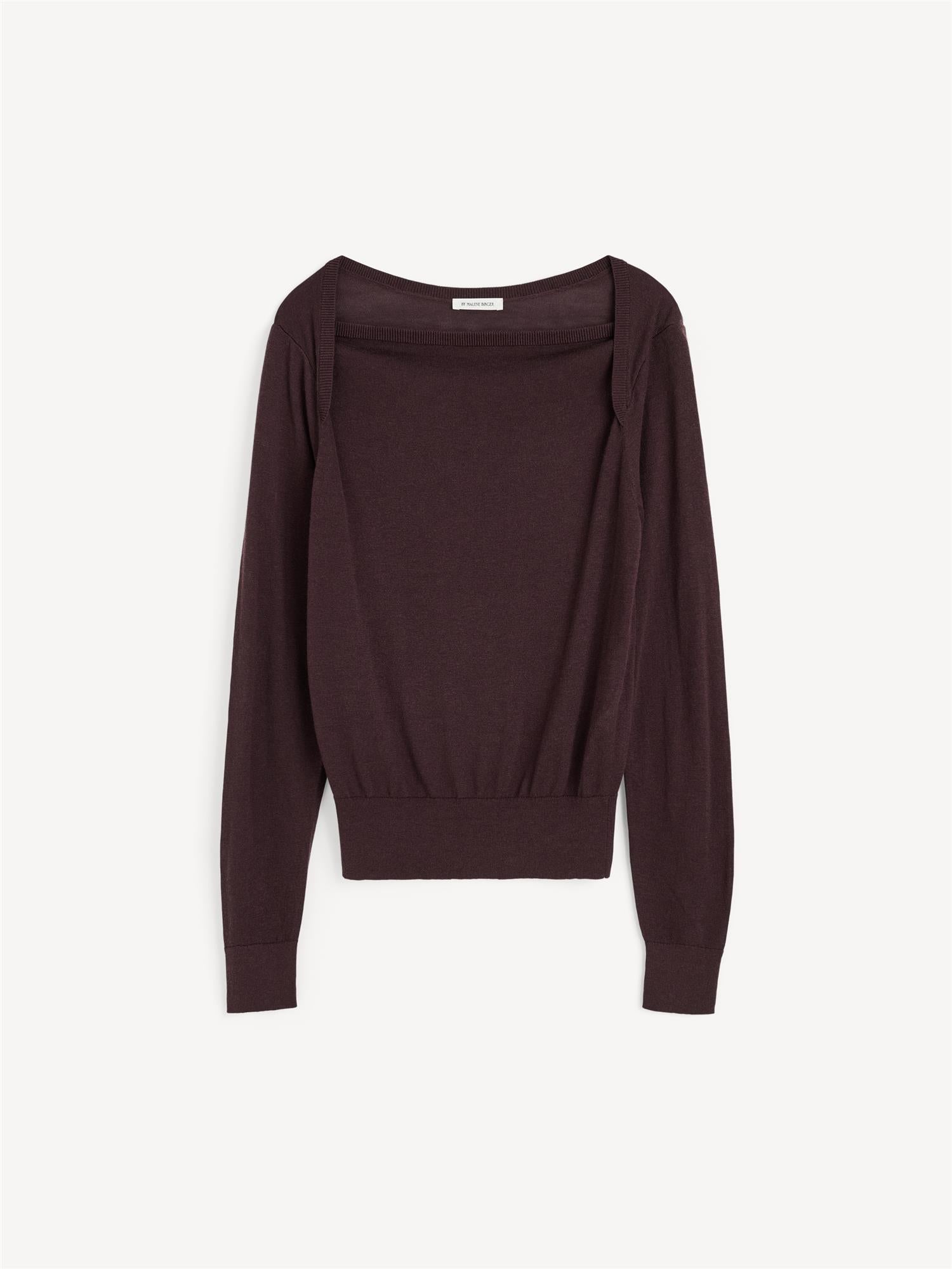 Lilla genser med envelope-utringing og klassisk passform – By Malene Birger