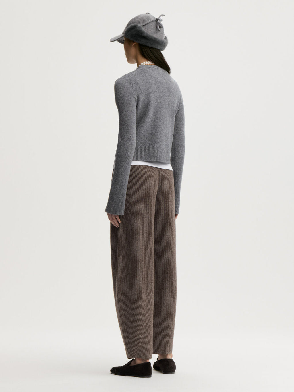 HANNAH kort genser fra By Malene Birger i fargen mørkegrå, laget i 100% ull.