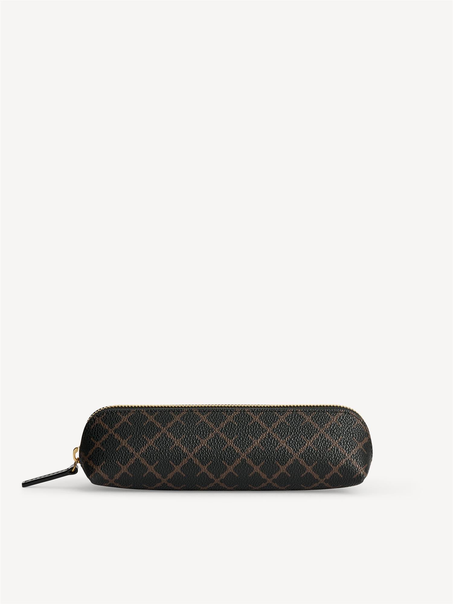 IVY PEN penal fra By Malene Birger i fargen brun, laget i polyvinylklorid med Signature Flower-mønster og gullfarget glidelås.