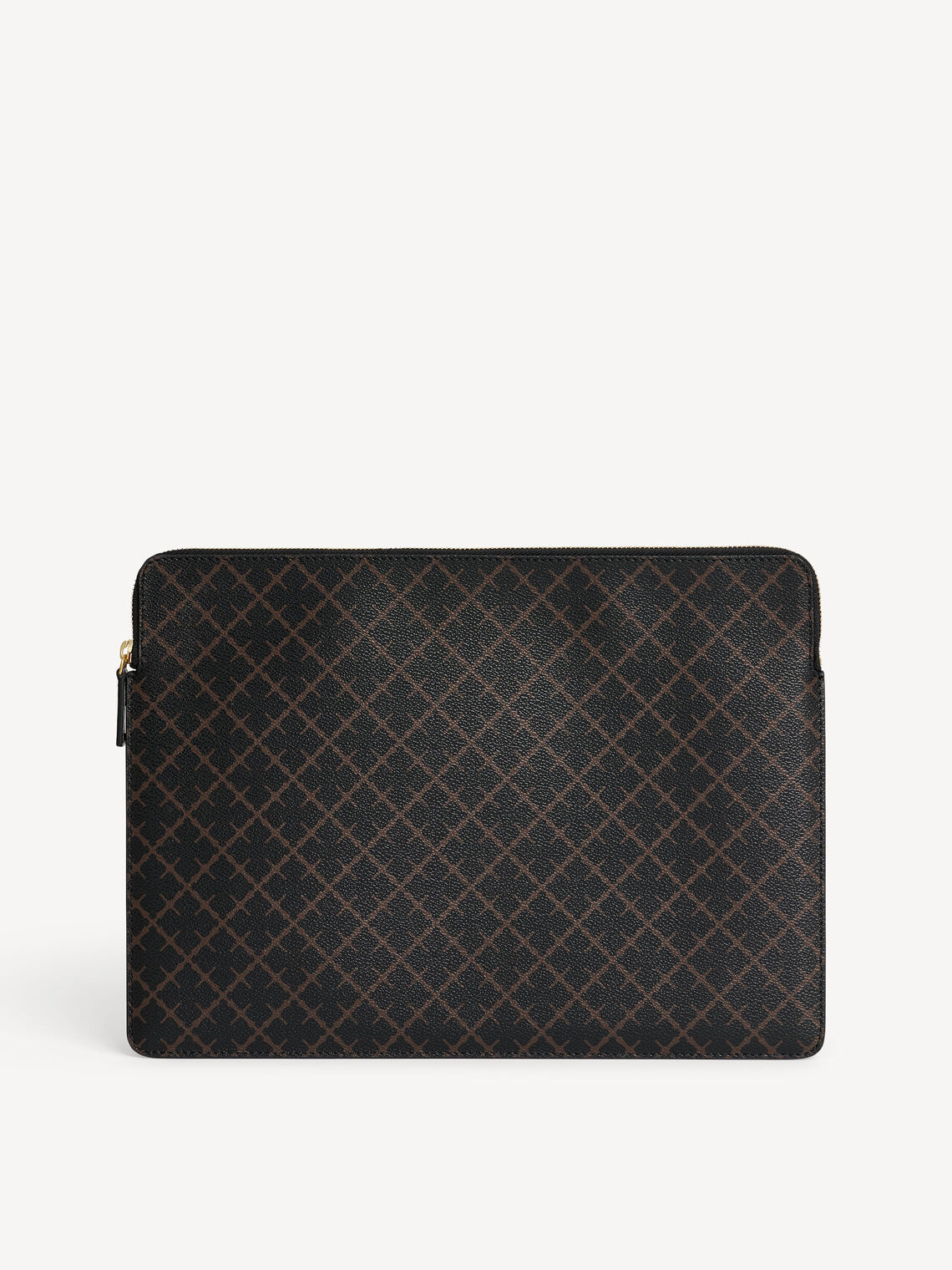 IVYS LAPTOP-mappe fra By Malene Birger i fargen brun, laget i polyvinylklorid med Signature Flower print. Passer 15 tommer laptop.