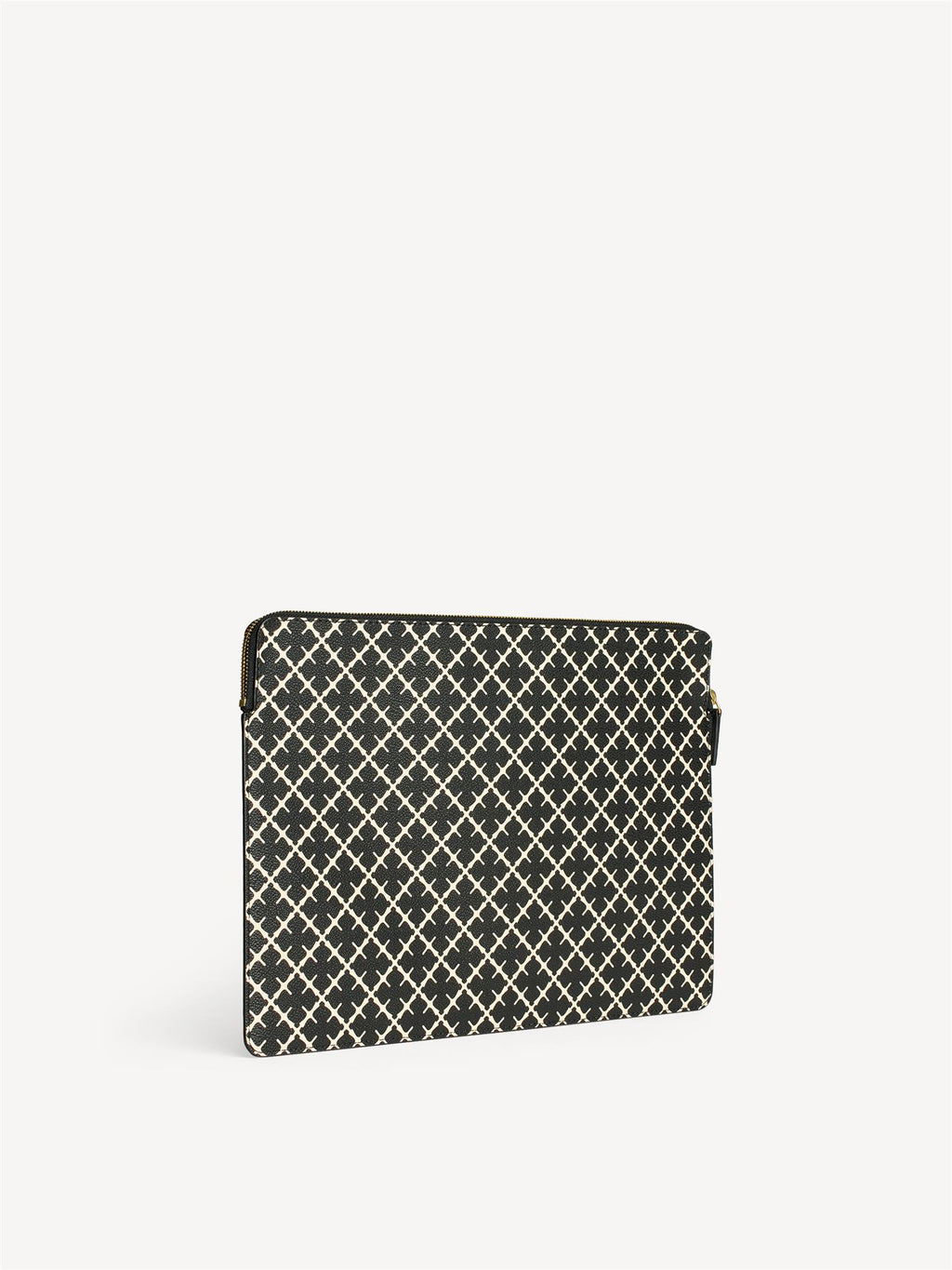 IVYS LAPTOP-mappe fra By Malene Birger i fargen sort, laget i polyvinylklorid med Signature Flower print. Passer 15 tommer laptop.