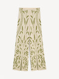 By Malene Birger Jorith bukse i gresshoppe grønn, med et unikt brodert slyngplantemønster, laget av viskose og polyamid.