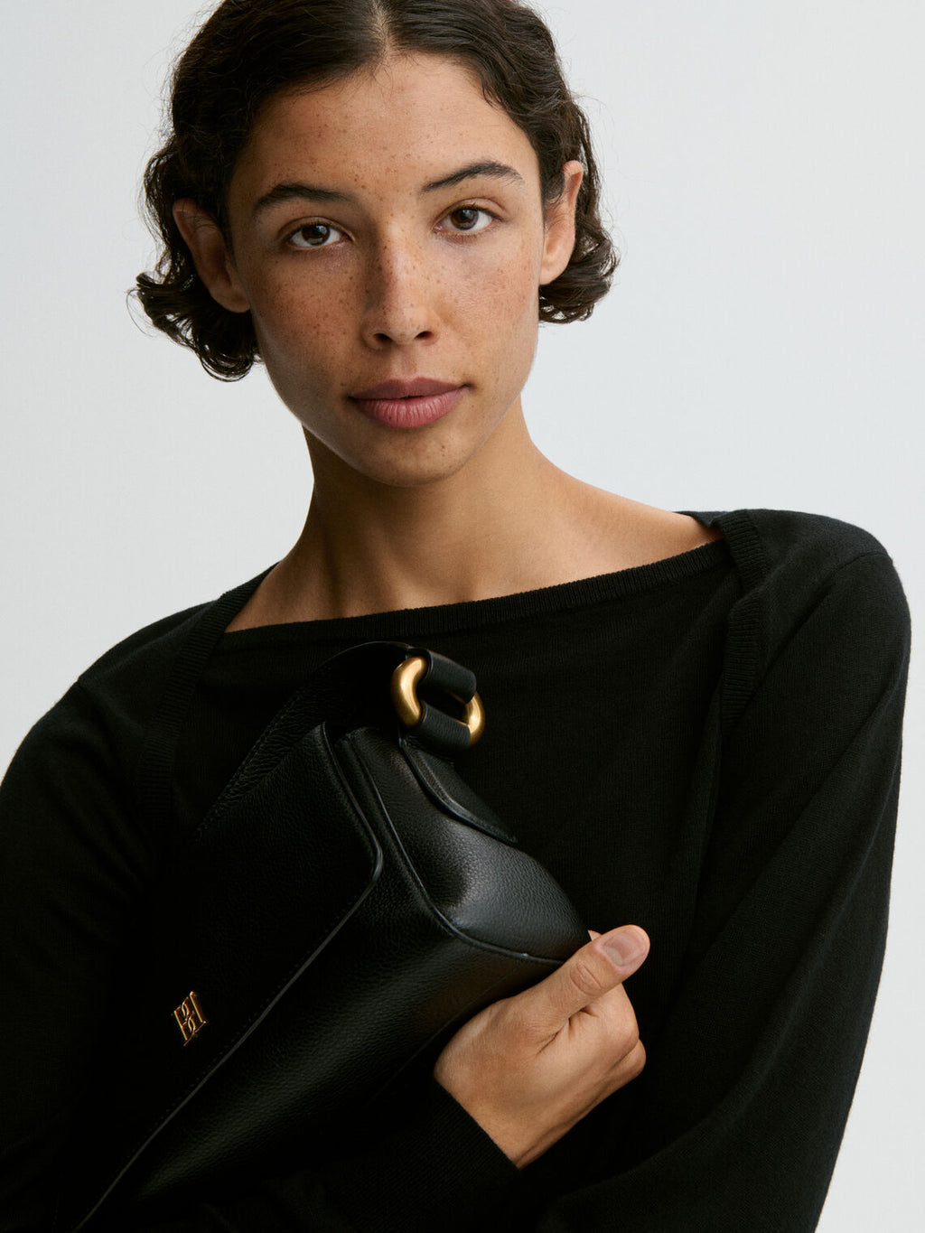 LELLIE veske fra By Malene Birger i fargen sort, laget i mykt skinn.