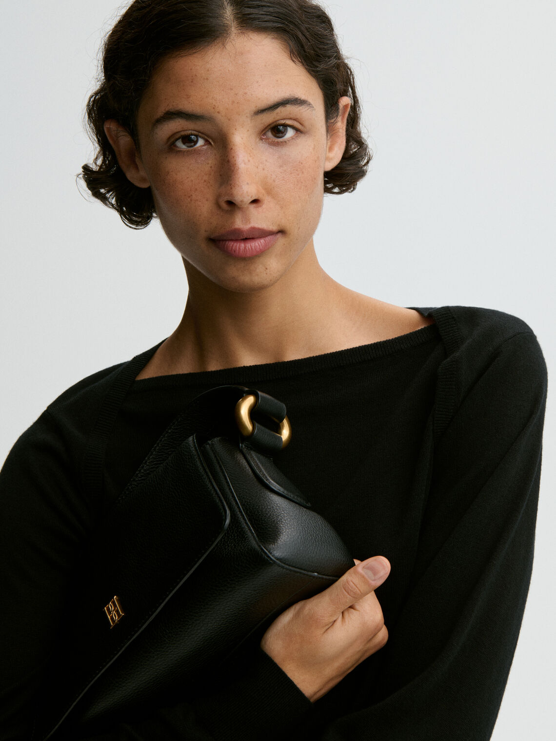LELLIE veske fra By Malene Birger i fargen sort, laget i mykt skinn.