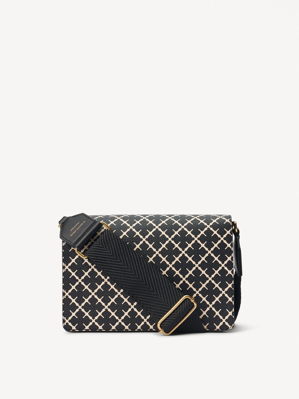 By Malene Birger Loenna crossover-veske i sort polyvinyl chloride, med Signature Flower-mønster, skinndetaljer og justerbar skulderrem.