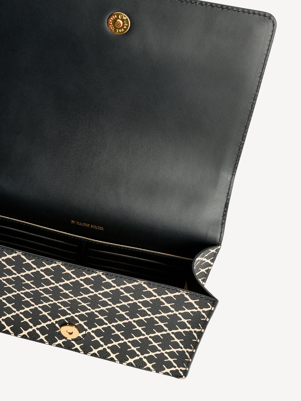 LOENNAS crossover-veske fra By Malene Birger i fargen sort.