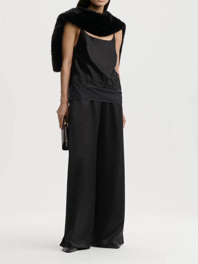 LOUIS bukse fra By Malene Birger i fargen sort, laget i sateng.