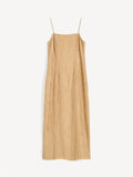 By Malene Birger Lucille kjole i beige, med en slim-fit passform, justerbare stropper og laget av viskose og polyamid.
