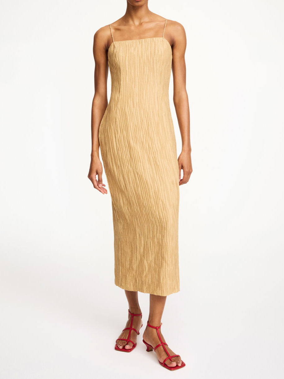 By Malene Birger Lucille kjole i beige, med en slim-fit passform, justerbare stropper og laget av viskose og polyamid.