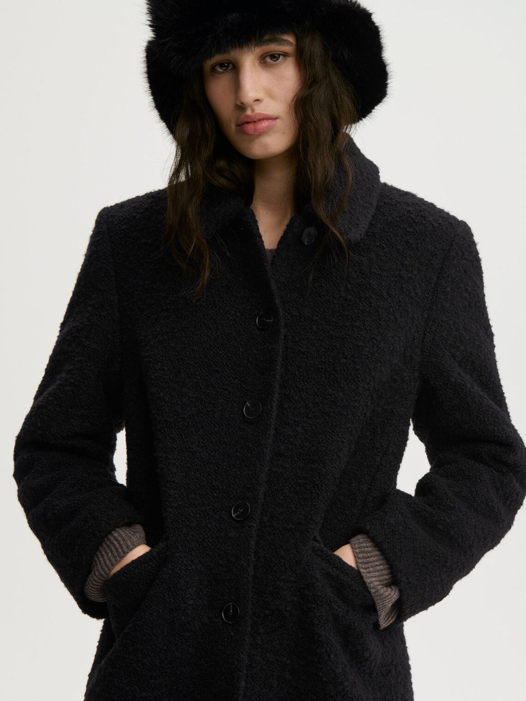MADERA kåpe fra By Malene Birger i fargen sort, laget i 85% ull og 15% polyester.
