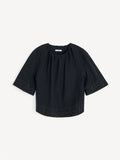 Sort bluse i 100% lin, klassisk passform, knapp-lukking, luftig og lett