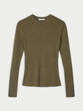 MARIELLA genser fra By Malene Birger i fargen grønn, laget i 60% ull, 32% lyocell (TENCEL) og 8% silke. Ribbestrikket struktur, rund hals og tettsittende passform.