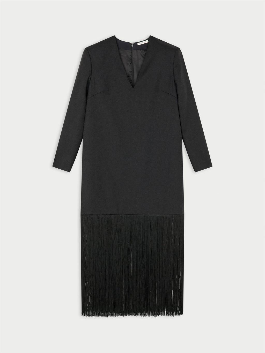 MELLA kjole fra By Malene Birger i fargen sort, laget i 100% virgin ull. V-hals, rett fasong og frynser nederst, lukkes med glidelås.